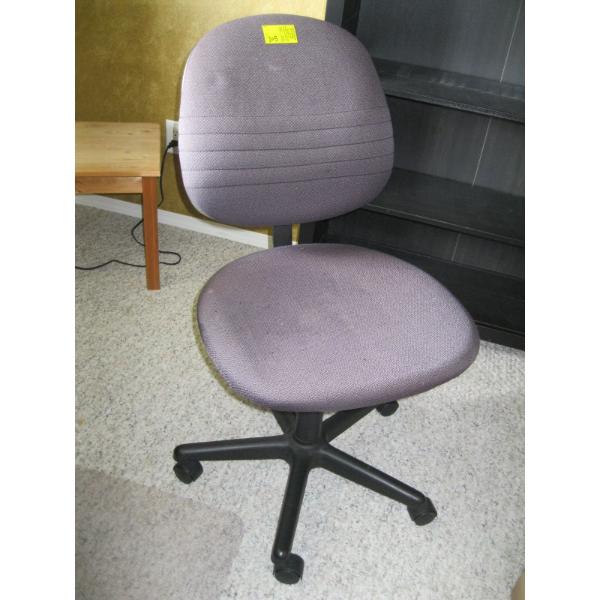 SWIVEL OFFICE CHAIR