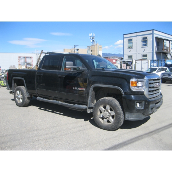 2018 GMC SIERRA 3500HD DIESEL, VIN # 1GT42XEY1JF271960, 144,303 KM W/PAPERS