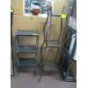 Image 1 : 2 METAL STANDS