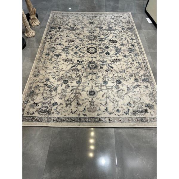 5'3"X7'7" AREA CARPET