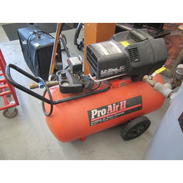 PRO AIR 2 BY DEVILBISS  30 GALLON TWIN CYLINDER COMPRESSOR, 240V