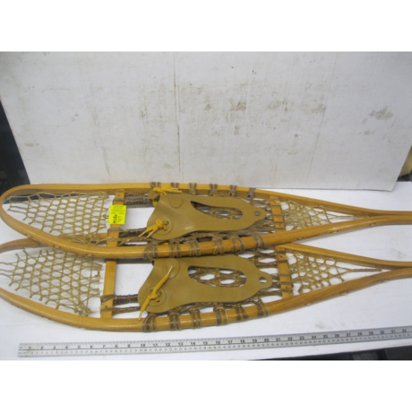 PAIR OF SNOWSHOES