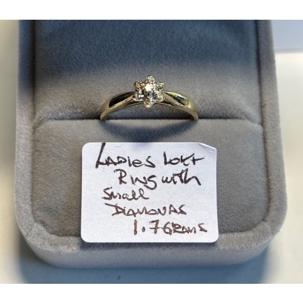 LADIES 10KT RING W/SMALL DIAMONDS, 1.7G, SZ 6 3/4