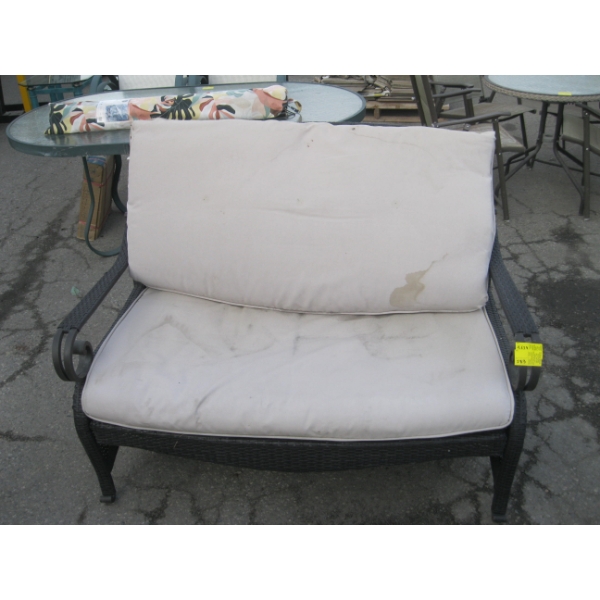 PATIO LOVESEAT