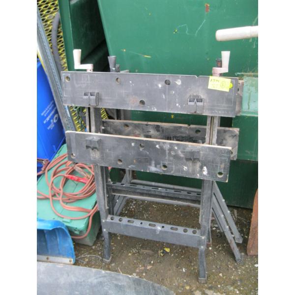2 FOLDING WORKBENCHES