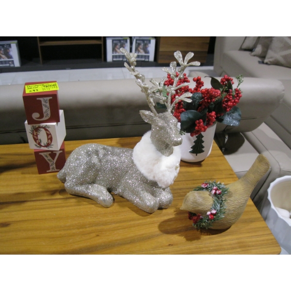 4 PIECES OF CHRISTMAS DÉCOR