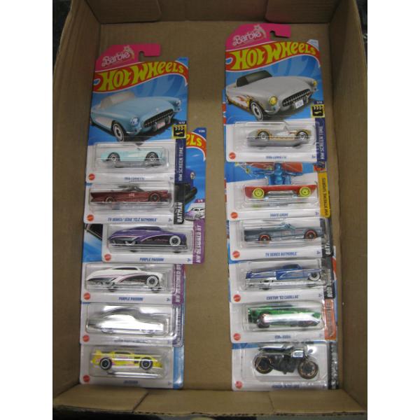 12 HOT WHEELS CARS