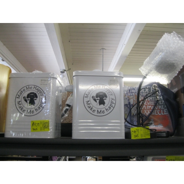 DESK LIGHT & 2 METAL CONTAINERS