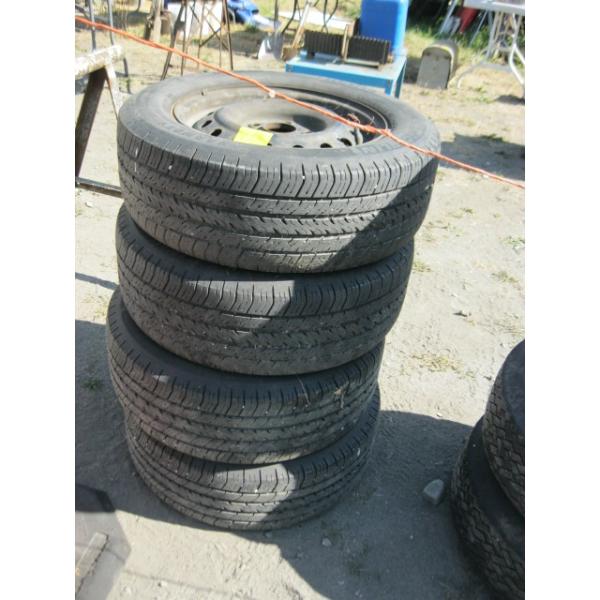 5 BOLT WHEELS W/SET OF P20565R15 TIRES