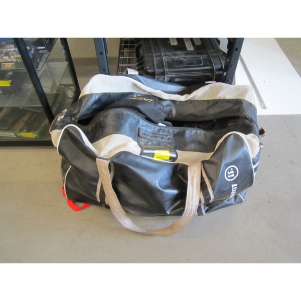 LG. DUFFEL BAG W/HOCKEY GEAR