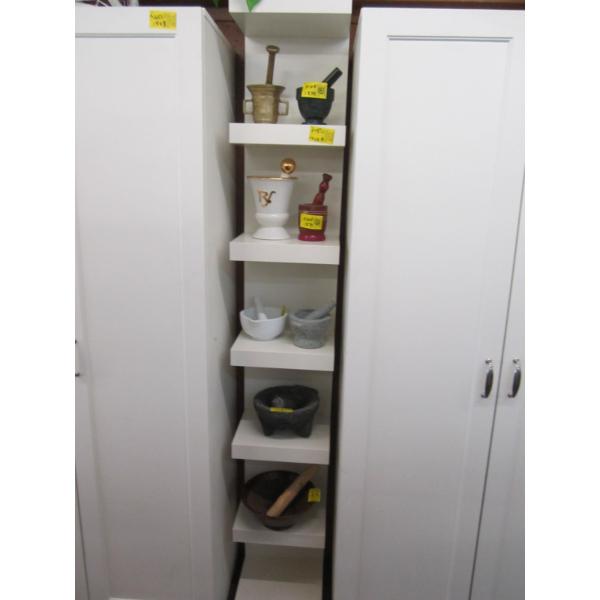 WHITE SHELVING UNIT