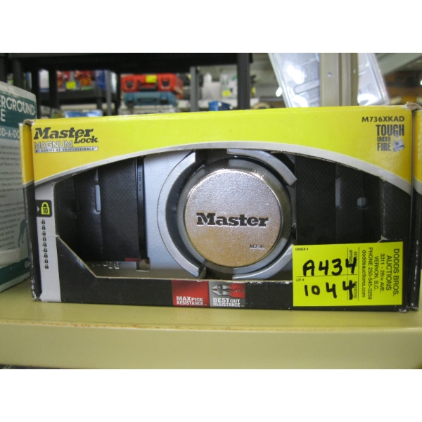 NEW MASTER LOCK MAGNUM FOR TRAILERS