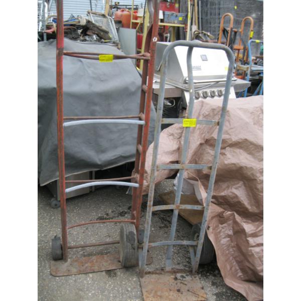 2 HANDTRUCKS