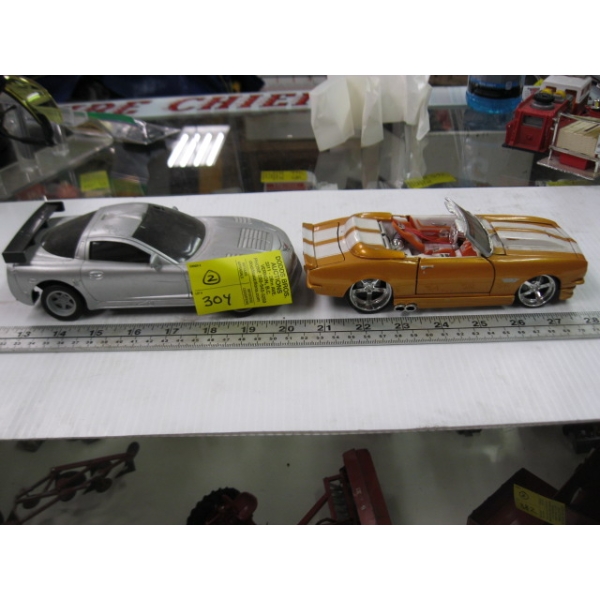 1 REMOTE CONTROL CAR (NO REMOTE) & A DIECAST 1968 CAMARO