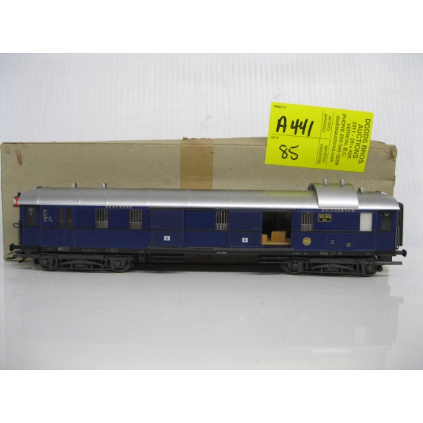 MARKLIN HO TRAIN CAR