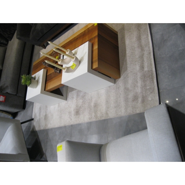AREA CARPET, APPROX. 7'7"X5'3"