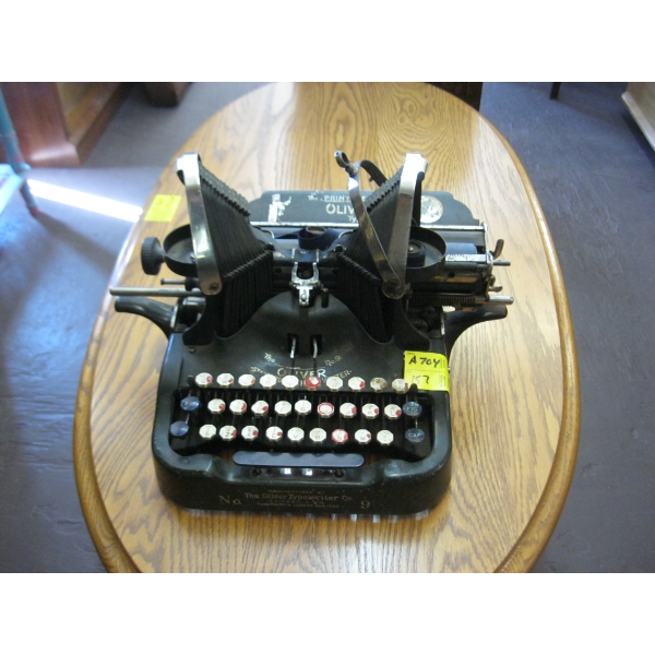 OLIVER TYPEWRITER