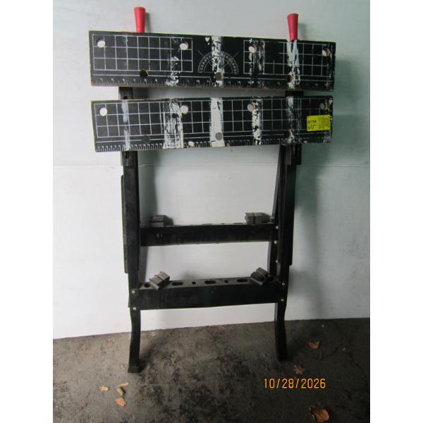 ADJUSTABLE FOLDING WORKBENCH