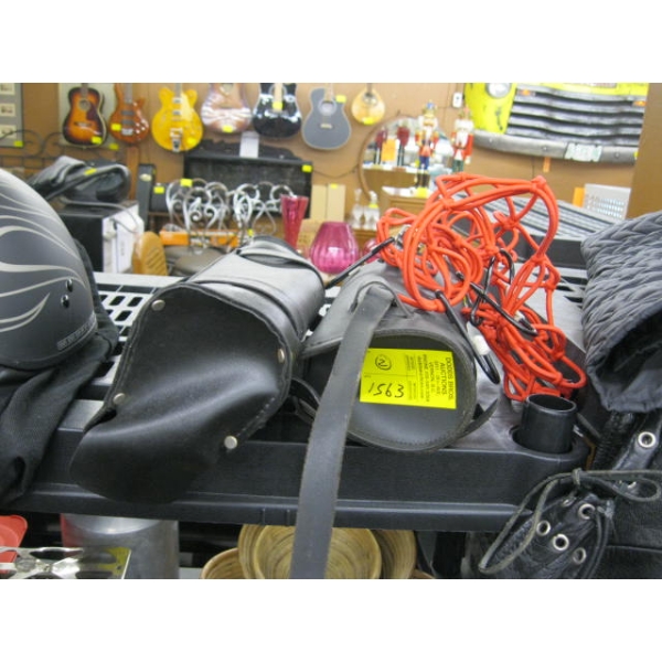 2 LEATHER MOTORCYCLE BAGS & A BUNGEE NET