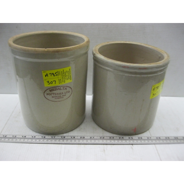 2 SM. CROCKS