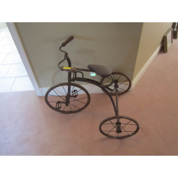 TRICYCLE