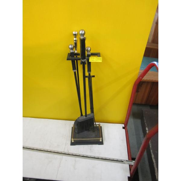 FIREPLACE COMPANION SET