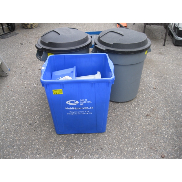 RECYCLING BINS & 2 GARBAGE CANS