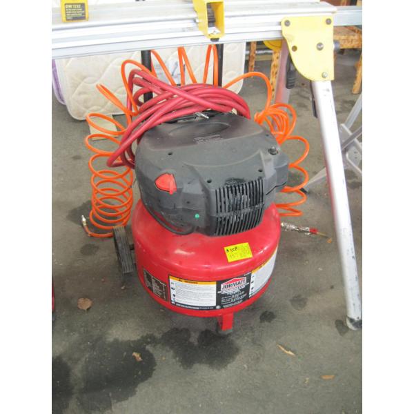 JOBMATE AIR COMPRESSOR W/HOSES