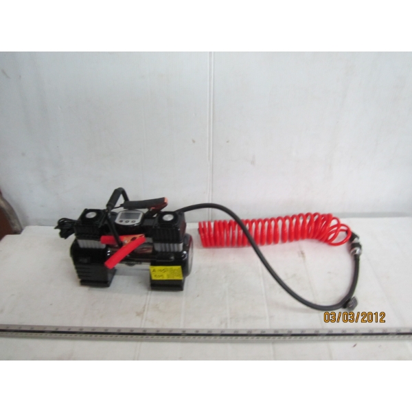 MOTOMASTER 12V AIR COMPRESSOR