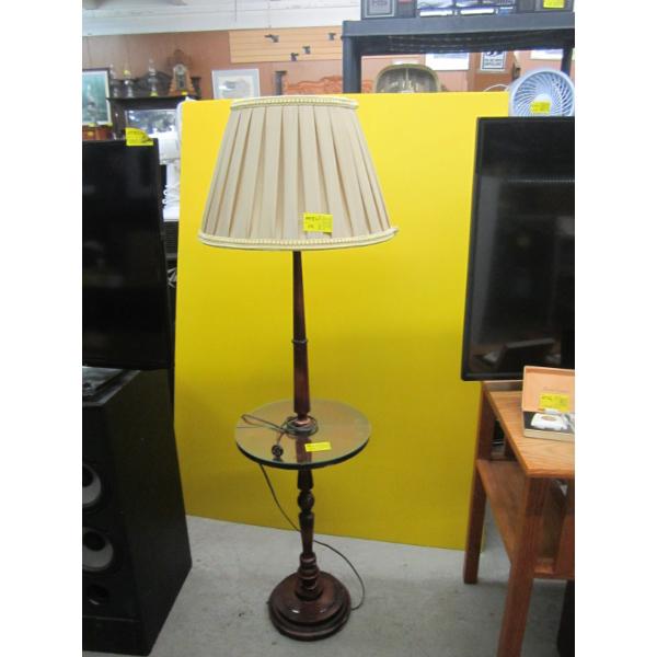 FLOOR LAMP W/MIDDLE TABLE