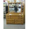 Image 1 : 10 DRAWER MAPLE MIRRORED DRESSER