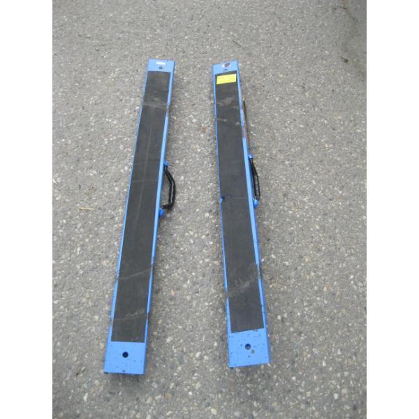 PAIR OF METAL FOLDING SAWHORSES