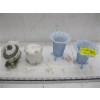 Image 1 : 2 FOOTED CADDY BLUE DECORATIVE DISHES & 2 MILK GLASS  LIDDED DISHES