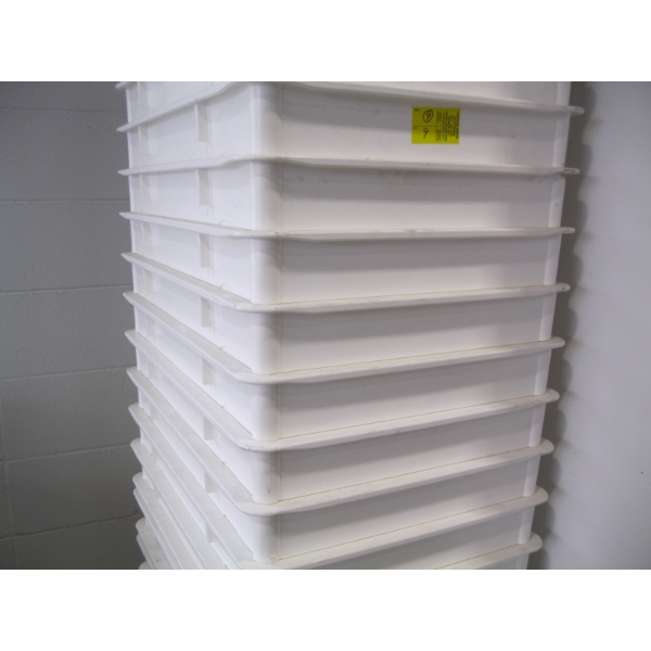 9 PLASTIC WHITE TUBS