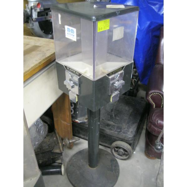 SWIVEL 4 HEAD GUMBALL MACHINE