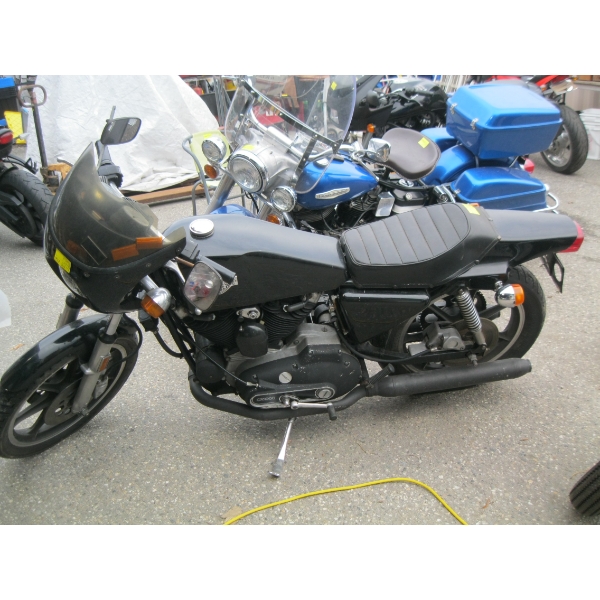 1977 HARLEY DAVIDSON 1000CC MOTORCYCLE, 20,761KMs - CONDITION UNKNOWN