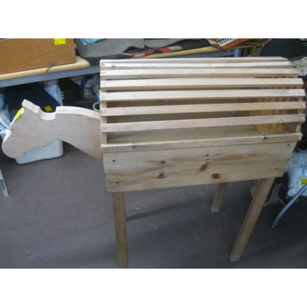 SADDLE STAND W/STORAGE