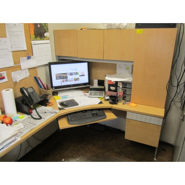 L SHAPE COMPUTER DESK W/UPPER HUTCH