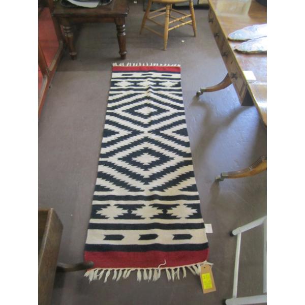 WOOL 24"X70" DECORATIVE HALL RUNNER