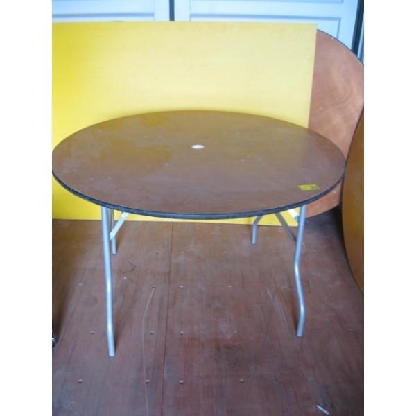 FOLDING ROUND TABLE W/EXTRA TOP