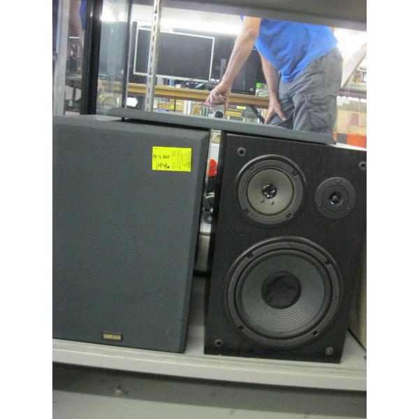 2 YAMAHA SPEAKERS