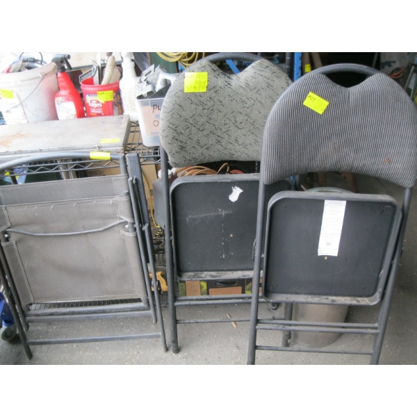 2 FOLDING CHAIRS & A FOLDING LAWNCHAIR