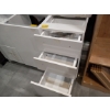 Image 6 : WHITE 3 PIECE VANITY CABINET