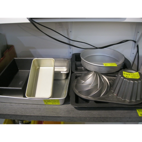 VARIOUS BAKING TINS, ETC.