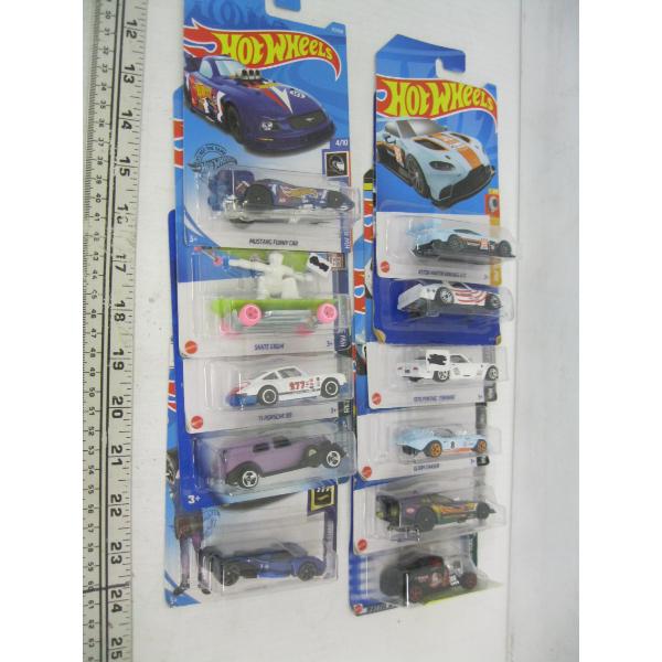 11 HOT WHEELS CARS