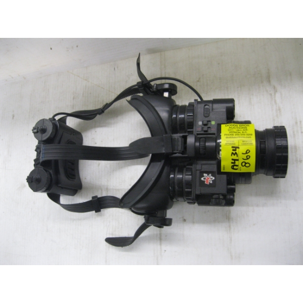 SET OF NIGHT VISION GOGGLES