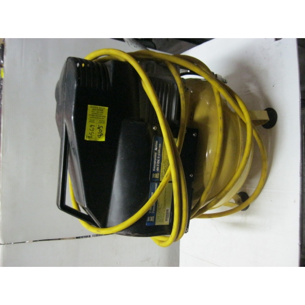 POWERFIST 2HP 5 GALLON PANCAKE COMPRESSOR