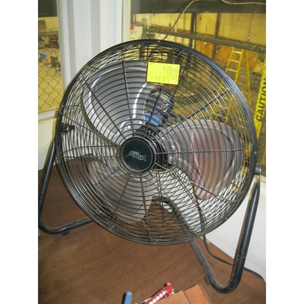 FLOOR FAN