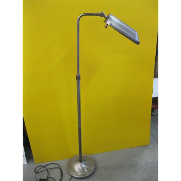 ADJUSTABLE FLOOR READING LAMP