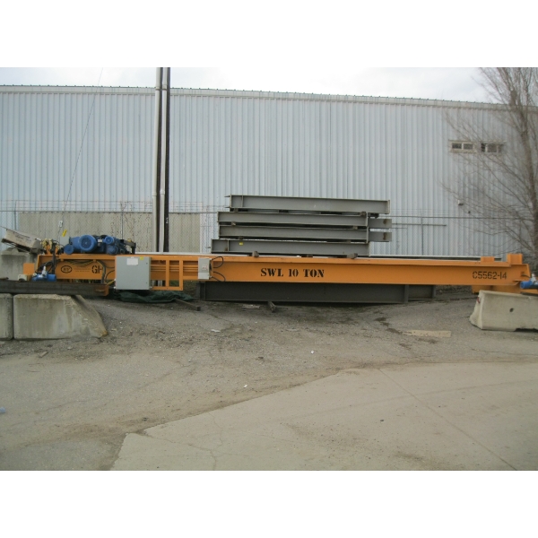 , APROX 33FT  W/GREY STRUCTURE CARRIAGE